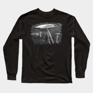 Ufo's hover over cityscape Long Sleeve T-Shirt